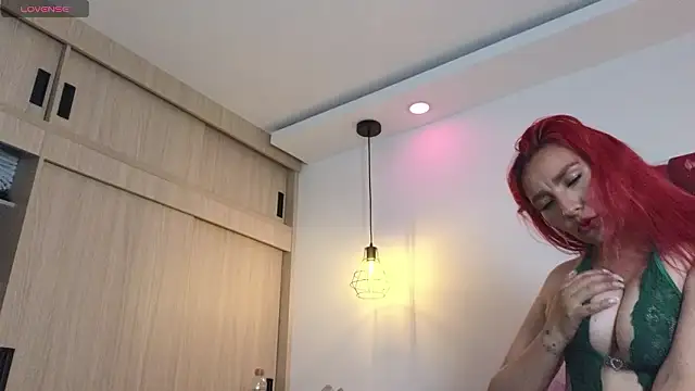 Snapshot of Carol_love0411 chatting on March 13, 2026, 4:30 am Carol love0411 online show from March 13, 2026, 4:30 am