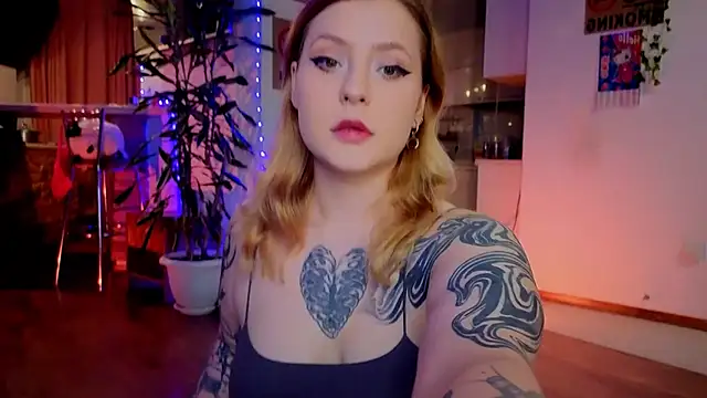 Snapshot of LinaQik chatting on November 2, 2025, 5:37 pm LinaQik online show from November 2, 2025, 5:37 pm