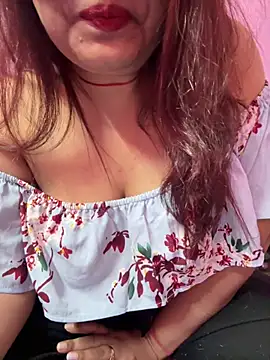 Snapshot of _nishalove19 chatting on December 24, 2024, 7:55 pm nishalove19 online show from December 24, 2024, 7:55 pm