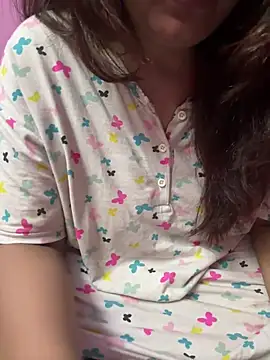 Snapshot of _nishalove19 chatting on March 22, 2025, 10:15 pm nishalove19 online show from March 22, 2025, 10:15 pm