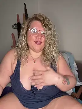 CurvyAnonymousGirl89 online show from February 1, 2025, 10:05 am