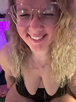 CurvyAnonymousGirl89 online show from March 8, 2026, 9:24 am