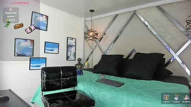 Pandora Rey2 online show from October 10, 2025, 1:32 pm