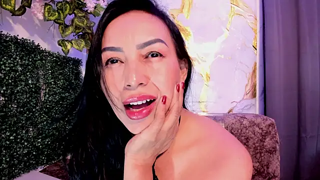 Snapshot of MeleekXXX_ chatting on June 11, 2026, 8:18 pm MeleekXXX online show from June 11, 2026, 8:18 pm