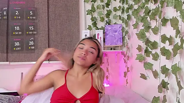 Snapshot of Annebull_ chatting on January 17, 2025, 3:12 am Annebull online show from January 17, 2025, 3:12 am