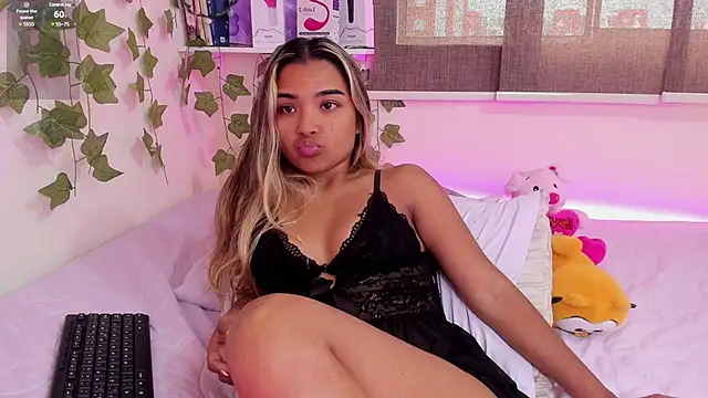 Snapshot of Annebull_ chatting on February 13, 2025, 9:17 pm Annebull online show from February 13, 2025, 9:17 pm