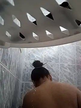 Naomy veracruz  online show from March 29, 2026, 10:04 am