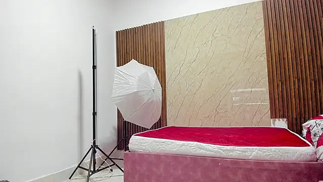 king lovely hornyy online show from October 24, 2025, 6:26 pm