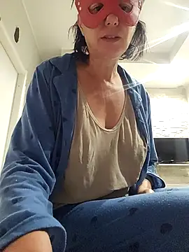 Vagabondainnamorata online show from October 31, 2025, 4:02 am