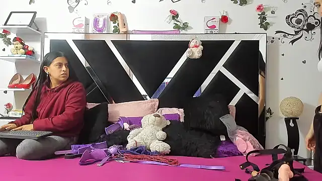 Snapshot of abby_eemily chatting on September 9, 2025, 12:05 pm abby eemily online show from September 9, 2025, 12:05 pm