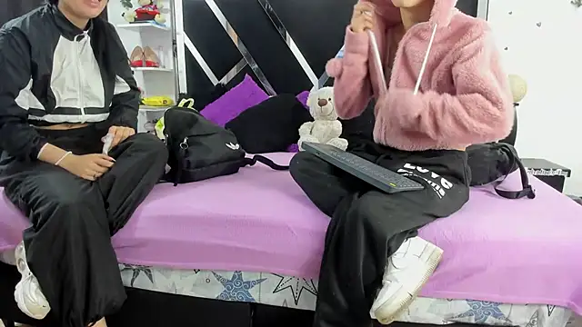 abby eemily online show from October 7, 2025, 12:02 pm