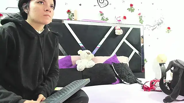 thedream girls online show from October 2, 2025, 12:01 pm