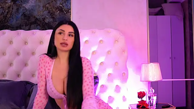 IsabelleHunt online show from March 5, 2025, 6:01 am