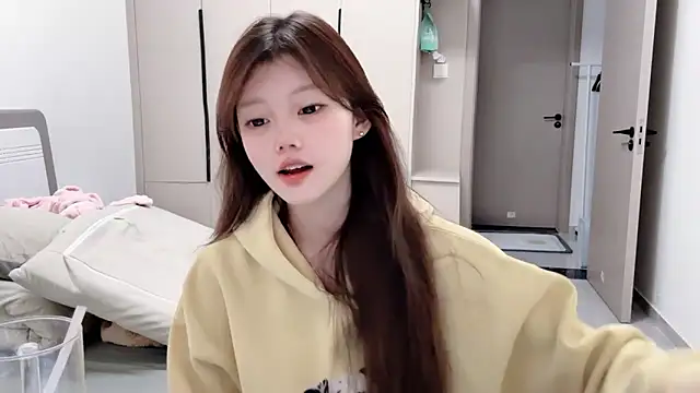 yangyang-1115 online show from September 26, 2025, 5:00 am