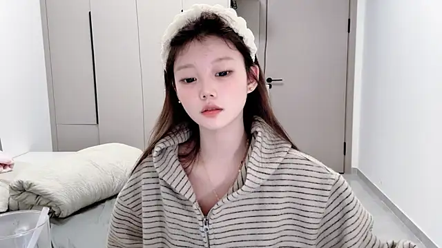 yangyang-1115 online show from October 5, 2025, 9:18 am