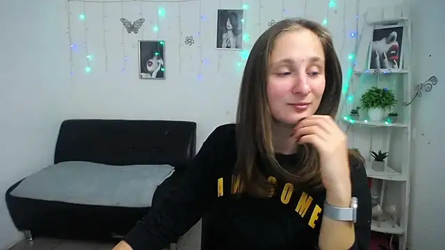 MichelLeee online show from October 3, 2025, 11:29 am