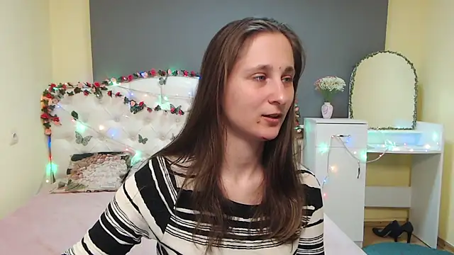 MichelLeee online show from March 26, 2026, 12:22 pm