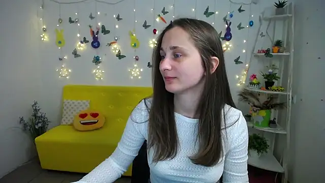 MichelLeee online show from April 13, 2026, 11:27 am