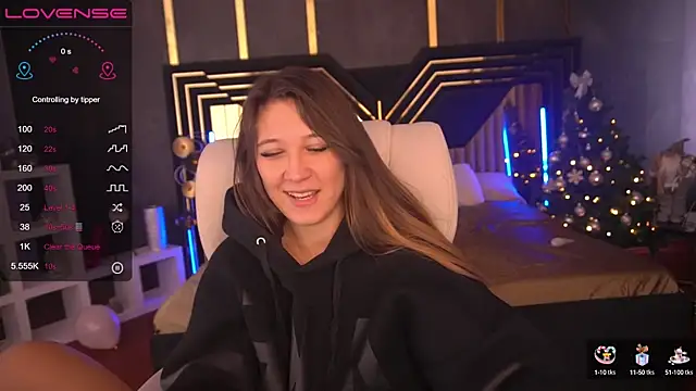 DreamyLinaa online show from December 30, 2024, 10:32 am