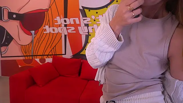 DreamyLinaa online show from January 6, 2025, 7:31 am