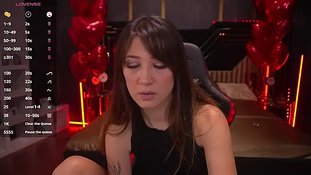 DreamyLinaa online show from February 13, 2025, 7:35 am