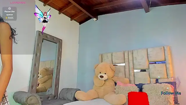 Snapshot of AshleyHill2 chatting on September 18, 2025, 3:30 am AshleyHill2 online show from September 18, 2025, 3:30 am