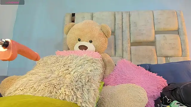 Snapshot of AshleyHill2 chatting on September 19, 2025, 3:19 am AshleyHill2 online show from September 19, 2025, 3:19 am