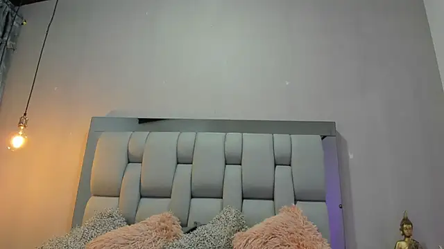 Snapshot of AshleyHill2 chatting on October 17, 2025, 3:53 am AshleyHill2 online show from October 17, 2025, 3:53 am