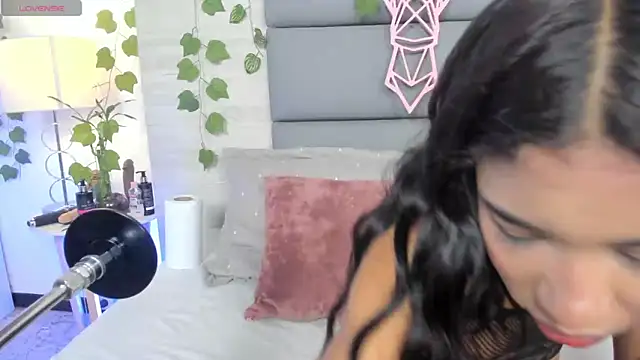 Snapshot of AshleyHill2 chatting on November 4, 2025, 3:49 am AshleyHill2 online show from November 4, 2025, 3:49 am