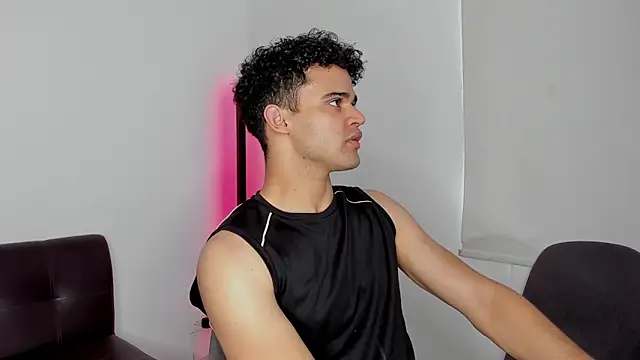 Snapshot of andrewChris_ chatting on September 29, 2025, 8:24 pm andrewChris online show from September 29, 2025, 8:24 pm