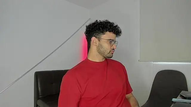 Snapshot of andrewChris_ chatting on October 9, 2025, 9:24 pm andrewChris online show from October 9, 2025, 9:24 pm