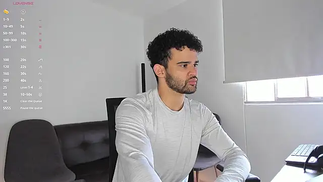 andrewChris  online show from October 31, 2025, 4:19 pm