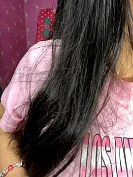 Velyn 18 online show from December 1, 2025, 6:46 pm