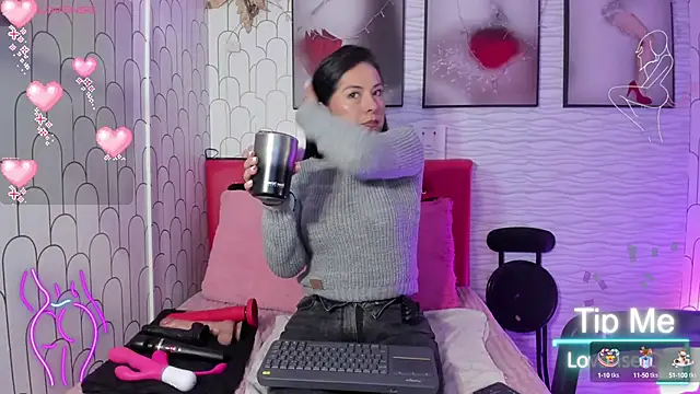 Snapshot of Ella_Rousse chatting on March 7, 2025, 12:01 pm Ella Rousse online show from March 7, 2025, 12:01 pm