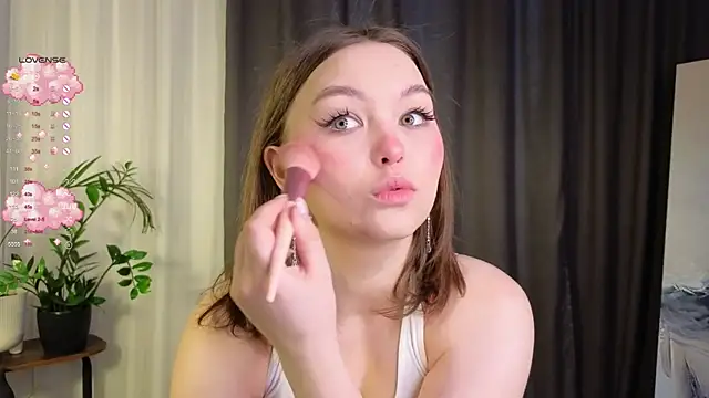 Snapshot of GwendolynFinch chatting on March 12, 2025, 1:03 am GwendolynFinch online show from March 12, 2025, 1:03 am