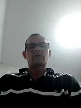 Snapshot of Lucianoonline chatting on January 18, 2026, 9:29 pm Lucianoonline online show from January 18, 2026, 9:29 pm