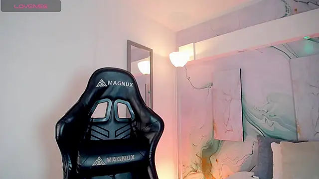 Aniie Doll online show from March 11, 2026, 8:26 pm