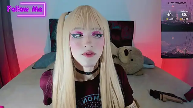 Snapshot of Kirmyy_ chatting on December 13, 2024, 12:42 am Kirmyy online show from December 13, 2024, 12:42 am