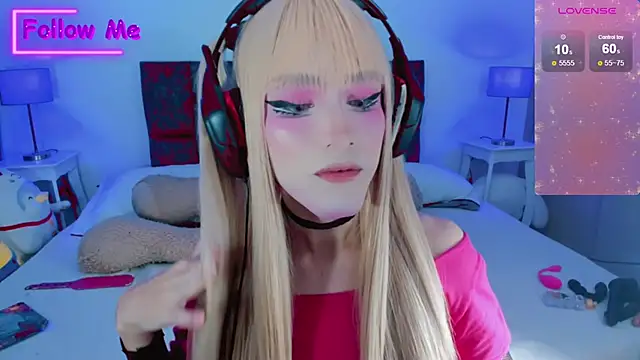 Snapshot of Kirmyy_ chatting on February 23, 2025, 8:55 pm Kirmyy online show from February 23, 2025, 8:55 pm