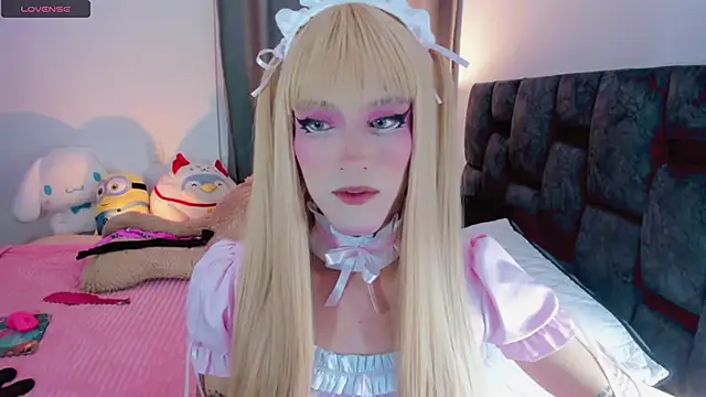 Snapshot of Kirmyy_ chatting on March 21, 2025, 11:12 pm Kirmyy online show from March 21, 2025, 11:12 pm