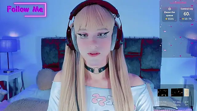 Snapshot of Kirmyy_ chatting on September 22, 2025, 9:39 pm Kirmyy online show from September 22, 2025, 9:39 pm