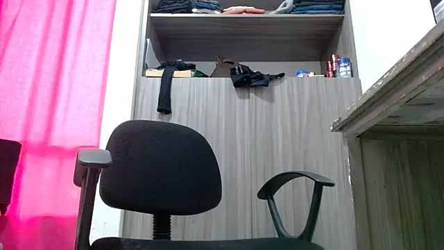 Snapshot of nicolle_milf1978 chatting on February 16, 2026, 12:01 pm nicolle milf1978 online show from February 16, 2026, 12:01 pm