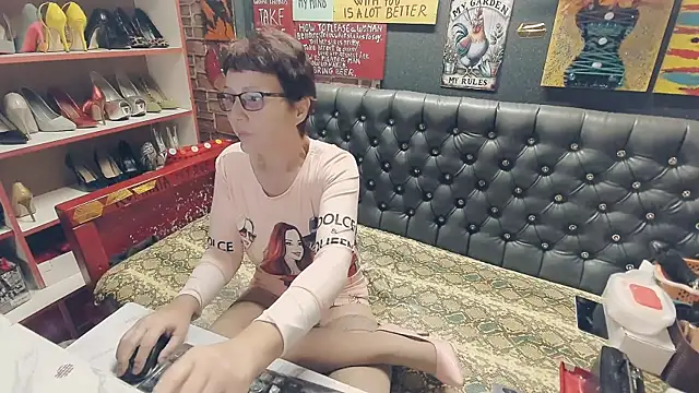 Snapshot of Lily4yourfun chatting on October 12, 2025, 5:28 am Lily4yourfun online show from October 12, 2025, 5:28 am