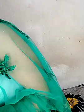 xpihu online show from April 14, 2026, 6:03 pm