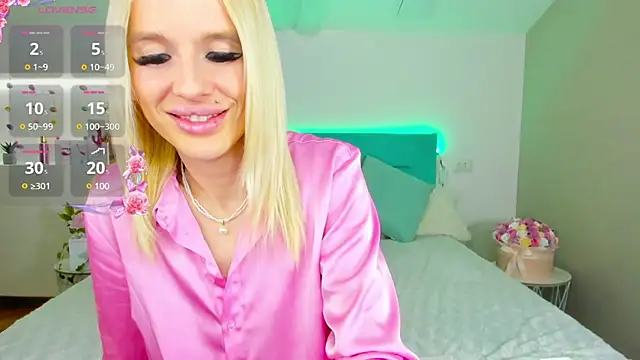 Snapshot of Lana_kitty__ chatting on March 8, 2025, 3:50 am Lana kitty online show from March 8, 2025, 3:50 am