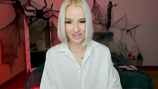 Snapshot of Lana_kitty__ chatting on October 26, 2025, 11:20 pm Lana kitty online show from October 26, 2025, 11:20 pm