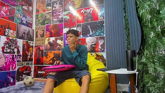 Snapshot of Jeffry_wolvess chatting on December 31, 2024, 11:42 am Jeffry wolvess online show from December 31, 2024, 11:42 am