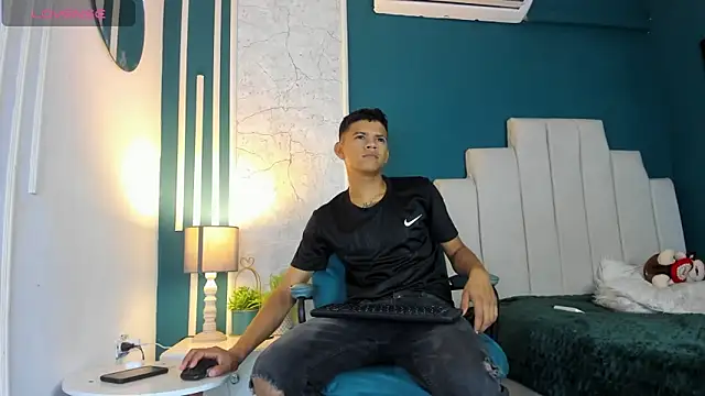 Snapshot of Jeffry_wolvess chatting on February 27, 2025, 12:34 pm Jeffry wolvess online show from February 27, 2025, 12:34 pm