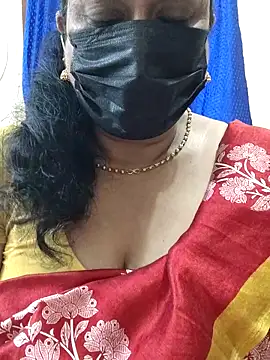 Snapshot of rekha_naier chatting on November 18, 2025, 5:39 pm rekha naier online show from November 18, 2025, 5:39 pm