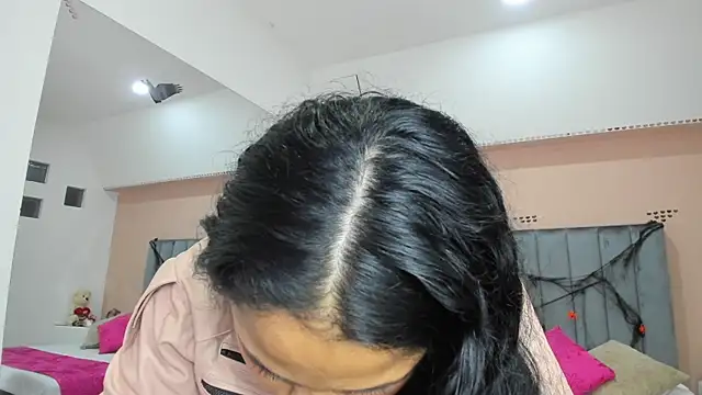 Snapshot of Giselle_Roldan chatting on October 15, 2025, 4:01 am Giselle Roldan online show from October 15, 2025, 4:01 am